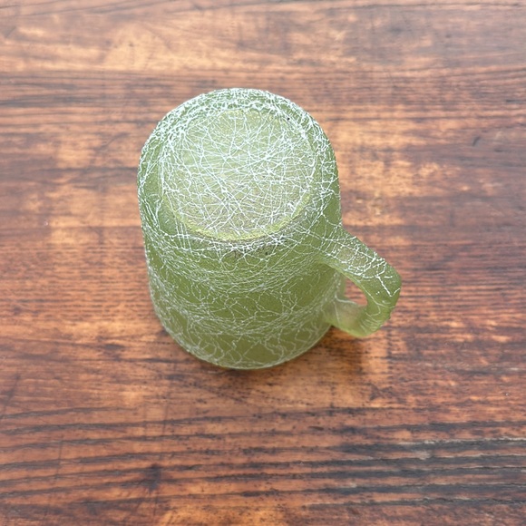 VRG spaghetti string avocado green mug - Picture 3 of 5